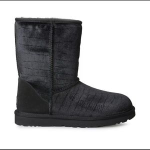 BRAND NEW Short Classic Black Croc Ugg Boots!